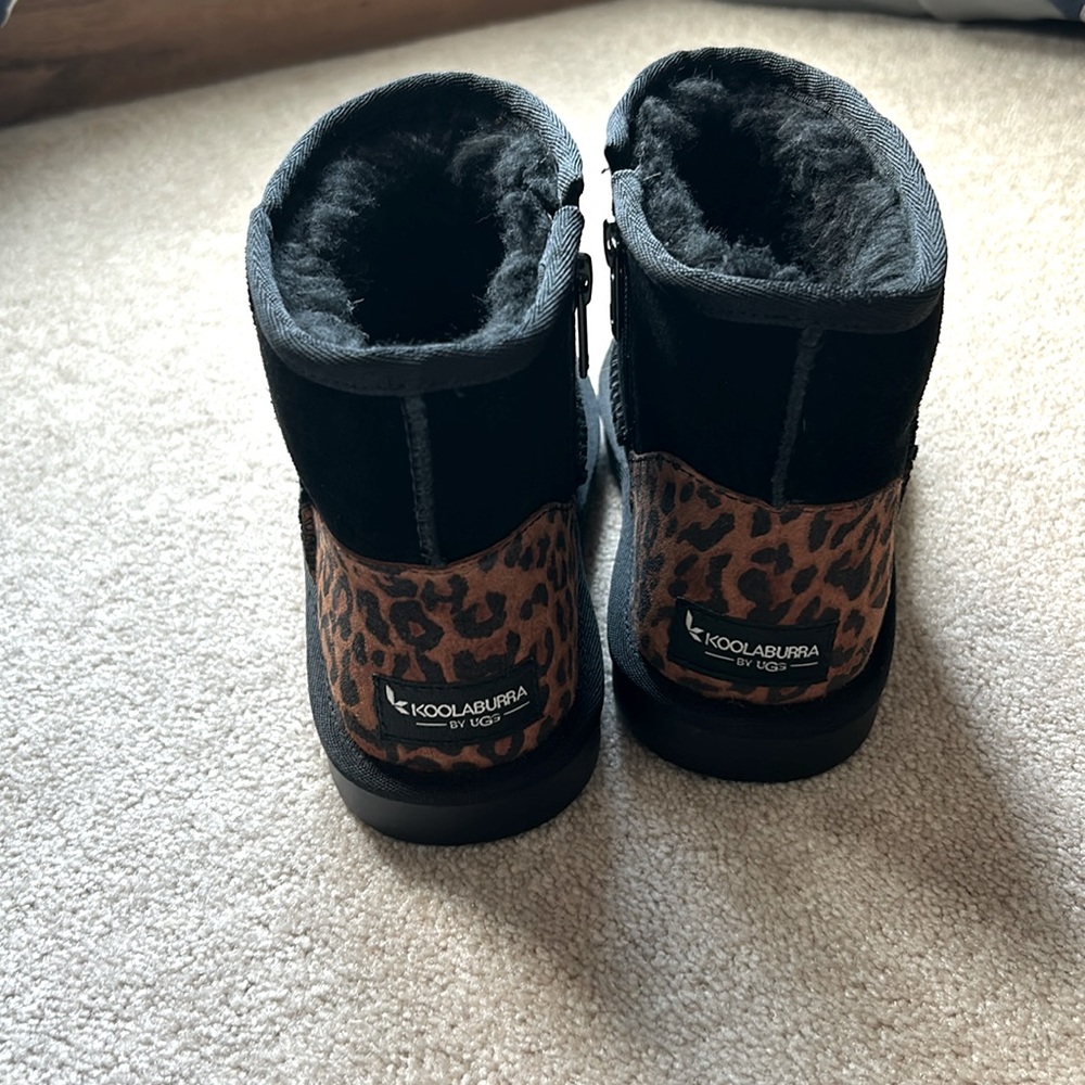 BRAND NEW: koolaburra sz 2 girl’s